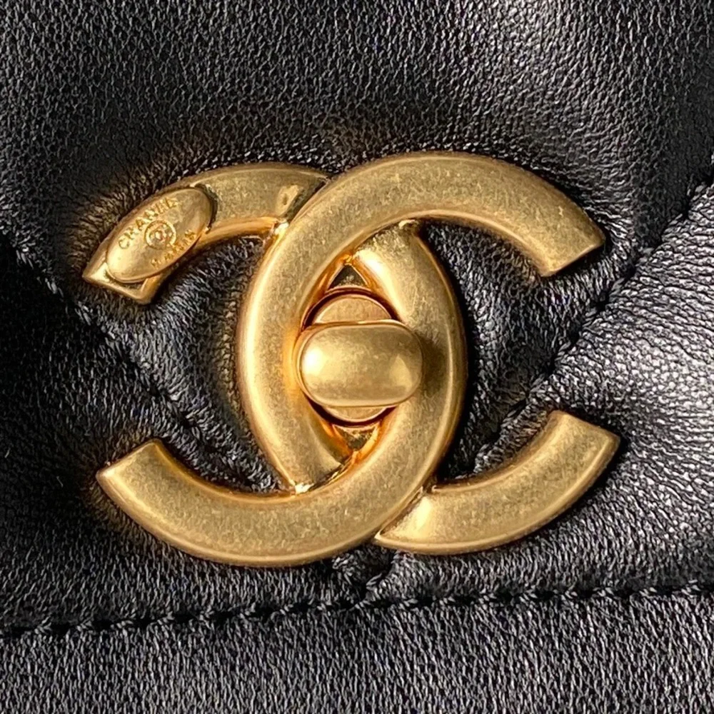 Chanel 25K Fall/Winter Limited Edition Shopping Bag